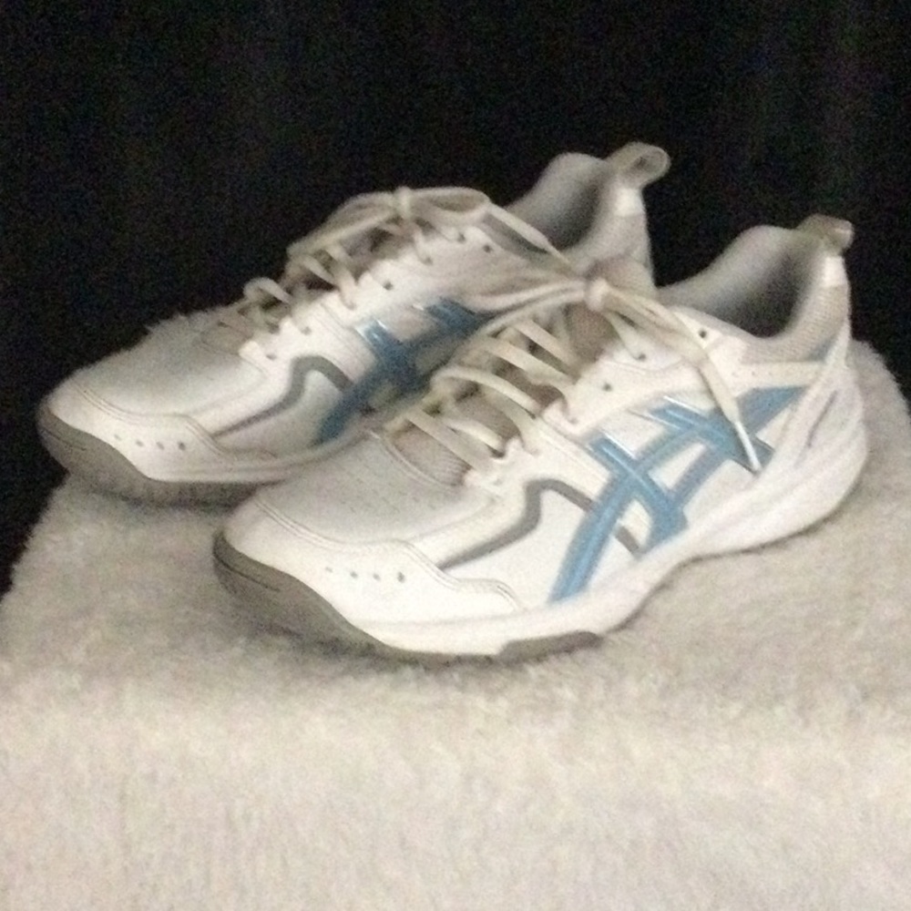 Asics. Size 9.  White and Aqua Leather Sneaker
